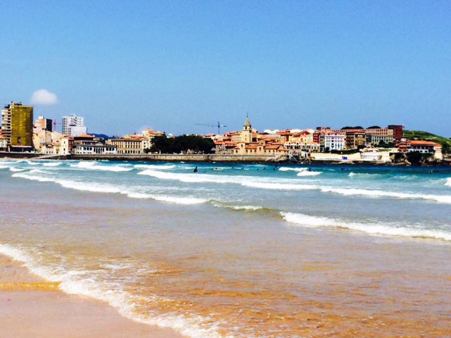 playa de san lorenzo gijon
